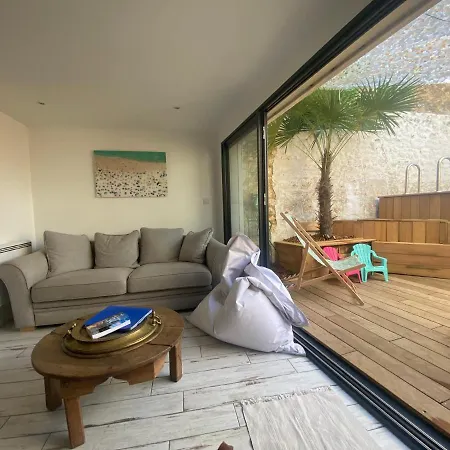 Charentaise 6-8 Personnes Avec Piscine *