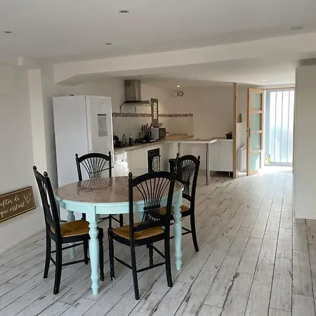 Vakantiehuis Charentaise 6-8 Personnes Avec Piscine Tonnay-Charente